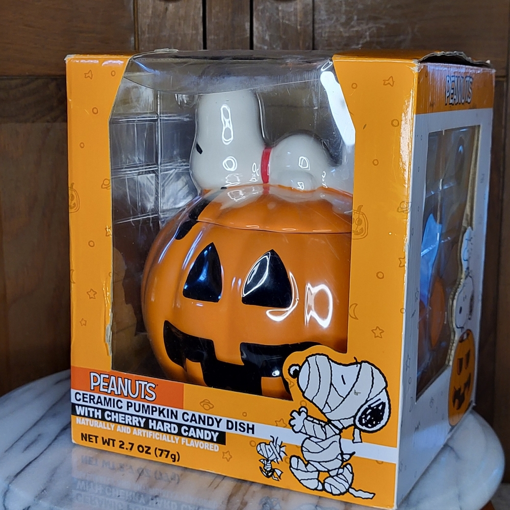 Peanuts Orange Pumpkin Candy Dish with Snoopy - Picture 7 of 11